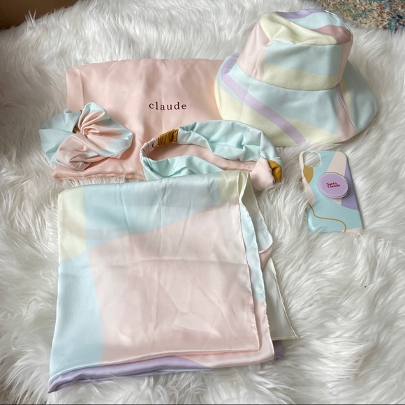 CLAUDE ACCESSORIES BUNDLE SET - Picture 2 of 8